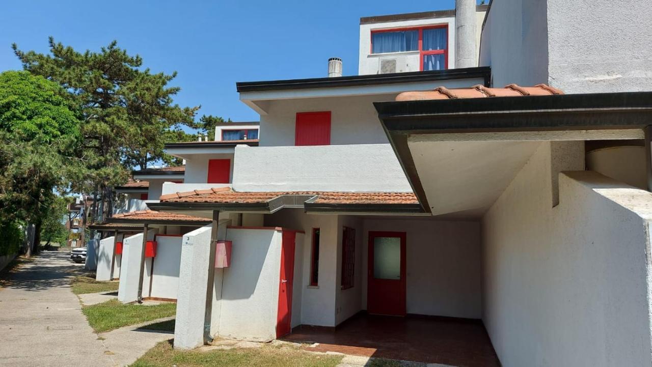 Holiday Village Lignano Sabbiadoro Exterior foto